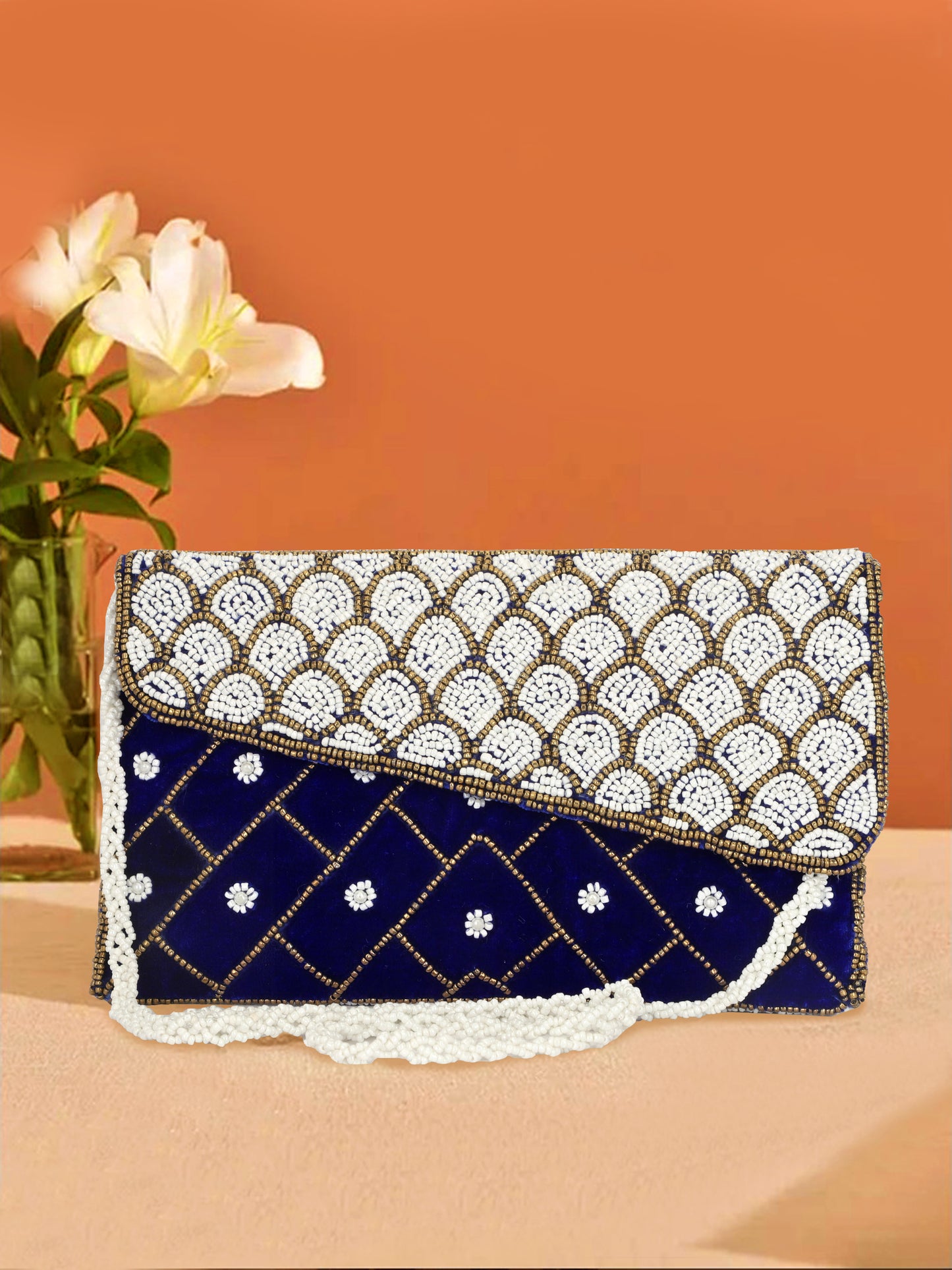 Women with Chain - Unique Style Shoulder sling bag