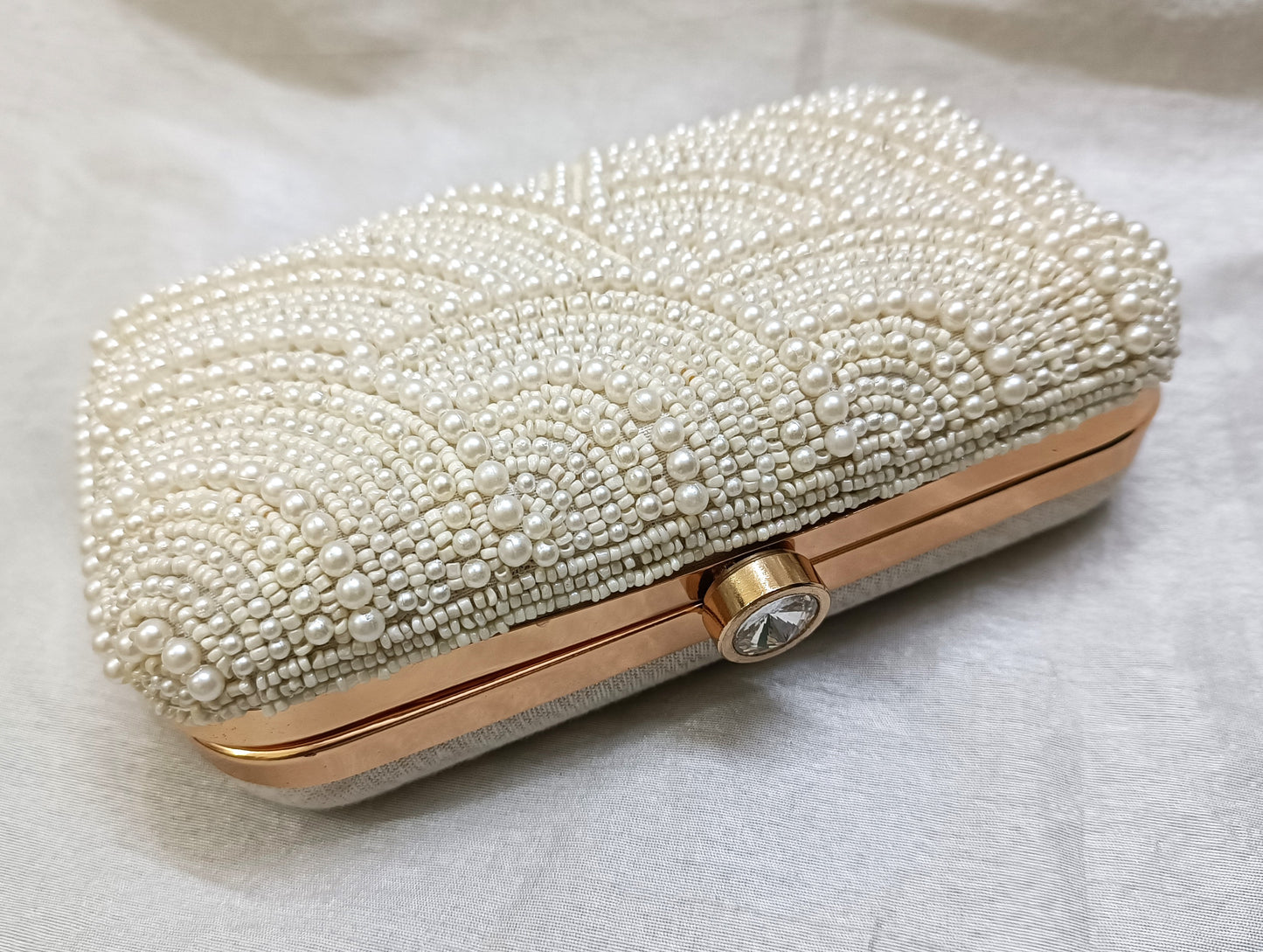 Pearl design women white color clutch purse