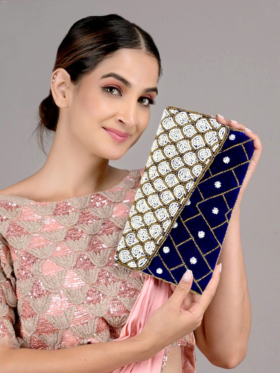 Women with Chain - Unique Style Shoulder sling bag