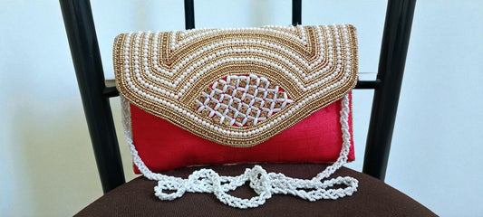 Women & Girls - Hard Case Sling Purse - Casual & Brunch Handbag with Detachable Chain Strap - Gift for Woman